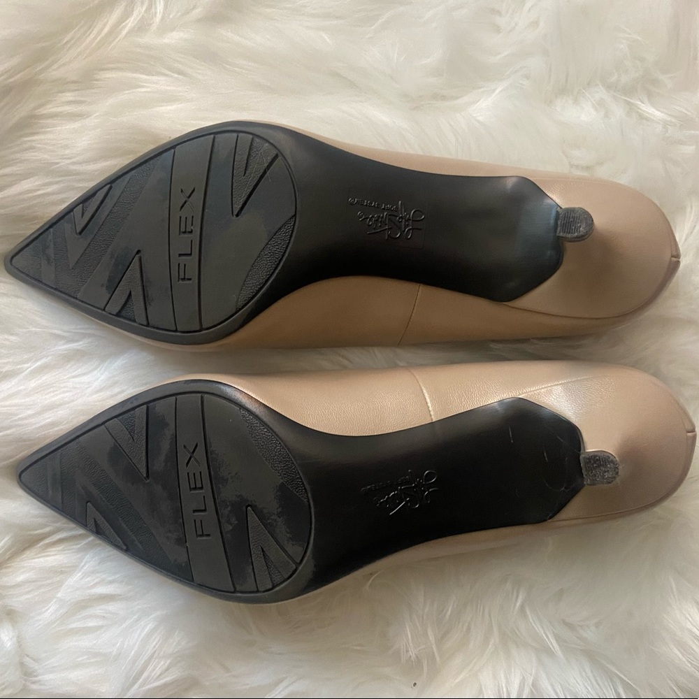 Life Stride Dress Pump! Wore them twice! Brand is known for comfort! - Picture 3 of 6